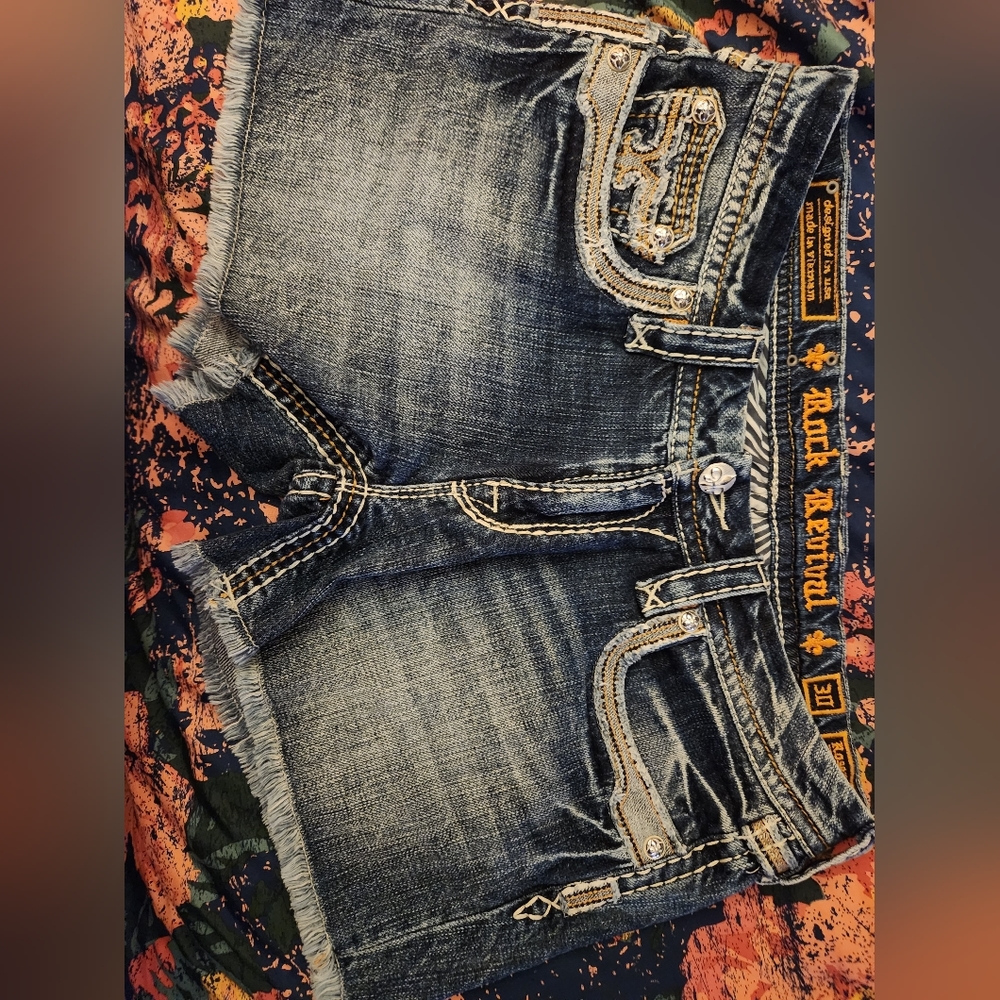 Rock revival shorts size 30